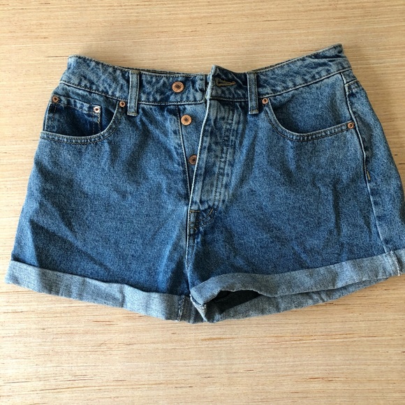 Hugh waisted vintage looking shorts! - Picture 1 of 3